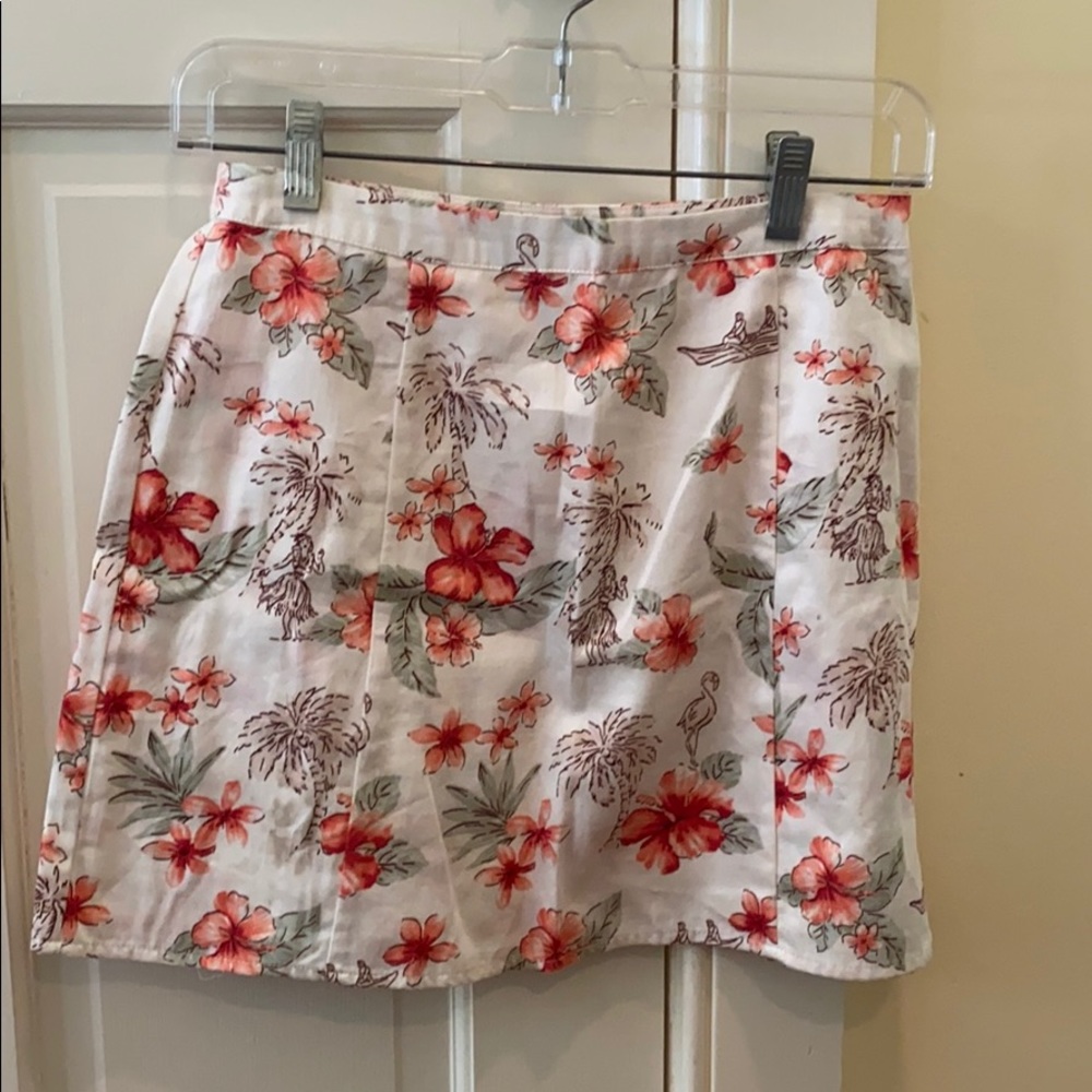Hawaiian-esque printed mini skirt
